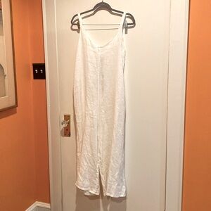 Tempo París white Linen Jumper , XL, NWT. Mid-calf , bell legs , breezy.